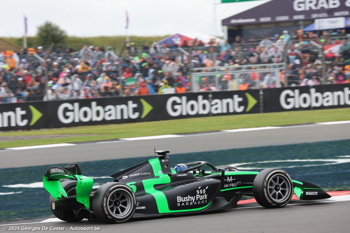 Silverstone: Isack Hadjar Wint Hoofdrace En Pakt Leiding In Het ...