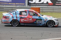 IC Motorsport-team en Car Care Peeters - BMW 325i