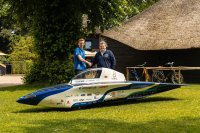 Xavier Werbrouck (CEO 4ITEGO Group) en Dries De Saegher (Team Manager Innoptus Solar Team)