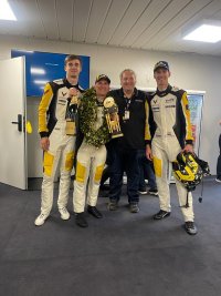 Nicolas Varrone - Ben Keating - Andy Jaenen - Nicky Catsburg na de LMGTE-Am zege in Le Mans 2023
