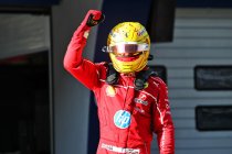 China: Hamilton viert eerste pole met Ferrari