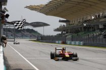 GP2: Maleisië: Betere bandenstrategie schenkt Fabio Leimer de overwinning