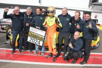 Dirk Schouten is de nieuwe kampioen in de Porsche Carrera Cup Benelux, Q1-Trackracing wint de teamtitel.