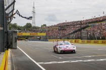 Hungaroring: Harry King pakt eerste overwinning in Porsche Mobil 1 Supercup